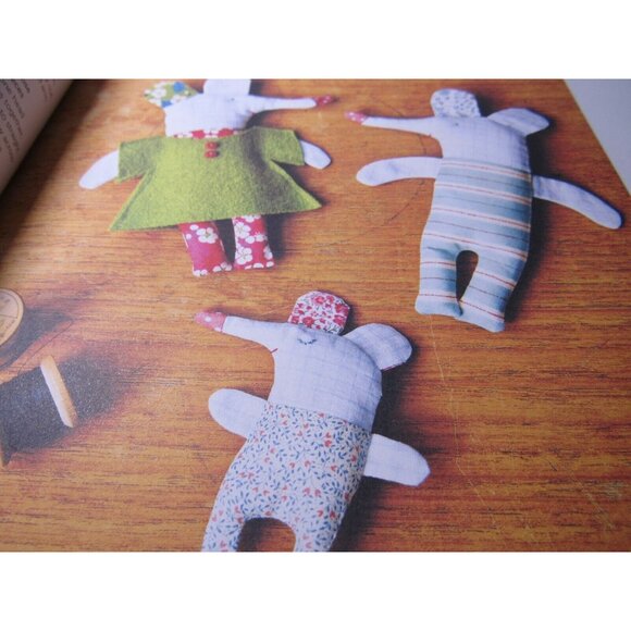 Mollie Makes:How to Sew: With Over 80 Techniques and 20 Easy Project Cottagecore - Picture 5 of 12